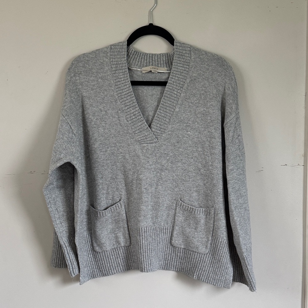 LOFT Light Gray V Neck Tunic‎ Sweater Soft Cozy Pocket Small